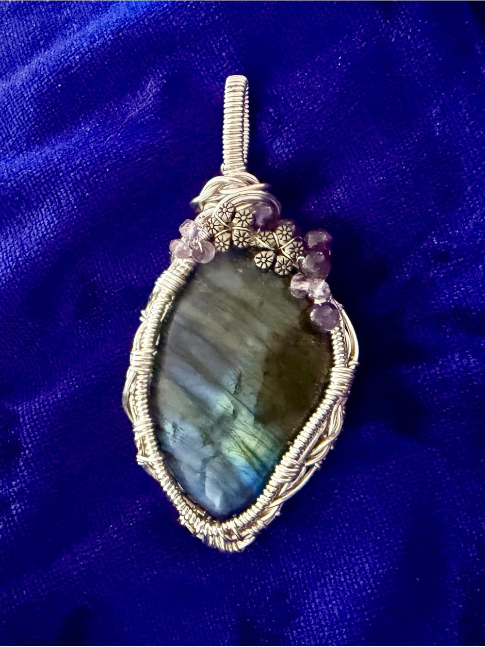 Handcrafted Labradorite Pendant with Amethyst Accents - Silver Wire Wrap - Picture 6 of 8